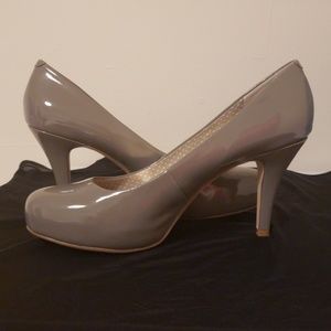 Madden Girl grey pumps